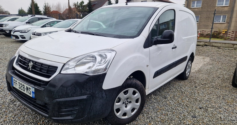 Peugeot Partner cena 41900 przebieg: 20000, rok produkcji 2019 z Sulechów małe 172